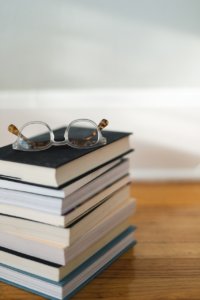 books 3733892 1280